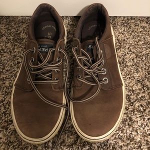Sperry size 1 boys